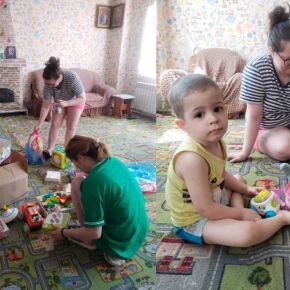 В центр «Мать и дитя» переданы детские игрушки
