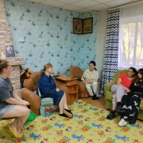 В отделении «Мать и дитя» прошла беседа с новой семьёй, поступившей в Центр